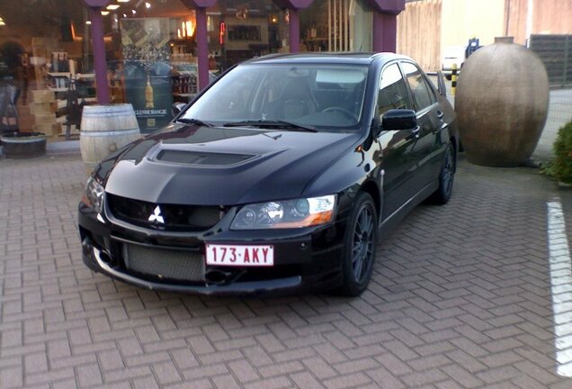 Mitsubishi Lancer Evolution IX FQ