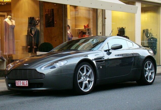 Aston Martin V8 Vantage