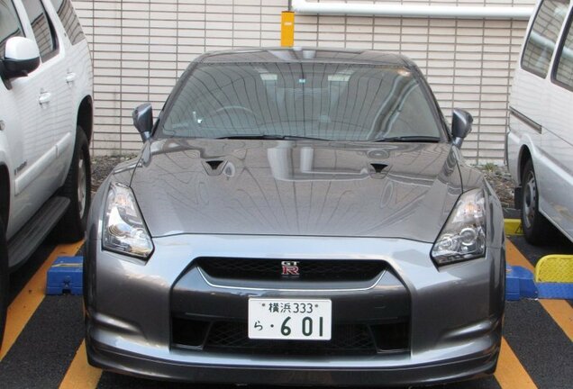 Nissan GT-R