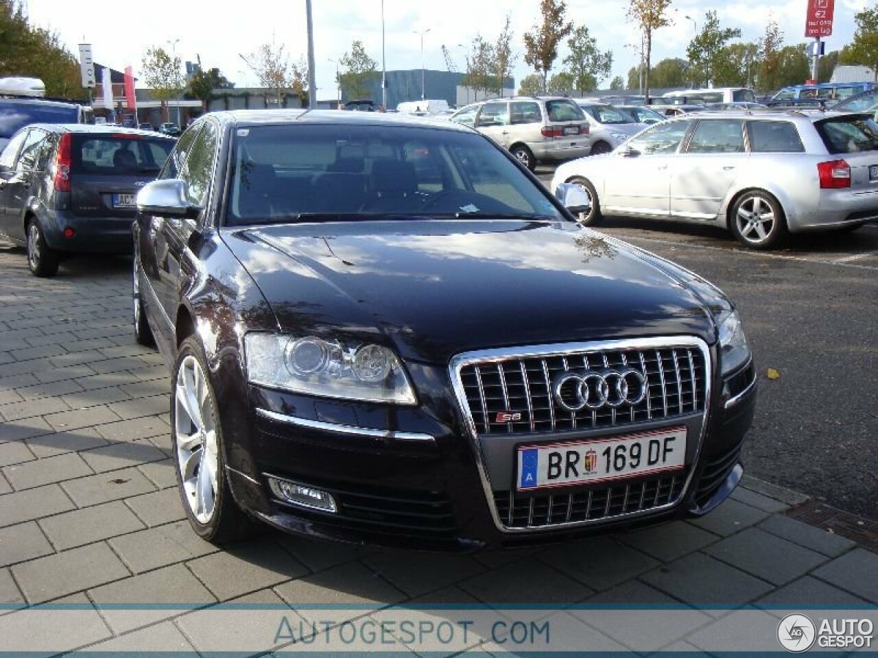 Audi S8 D3