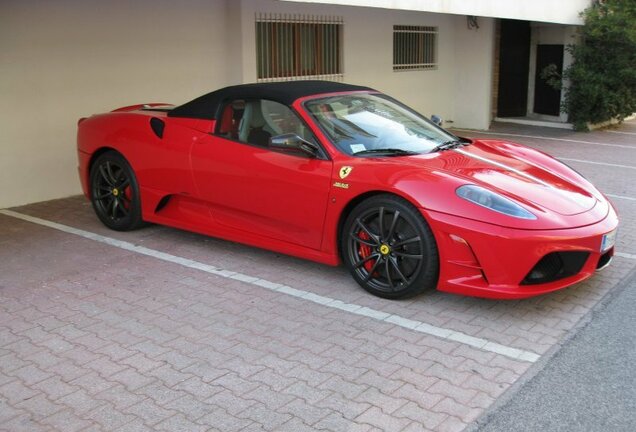 Ferrari Scuderia Spider 16M