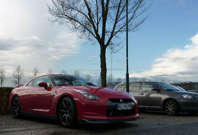 Nissan GT-R