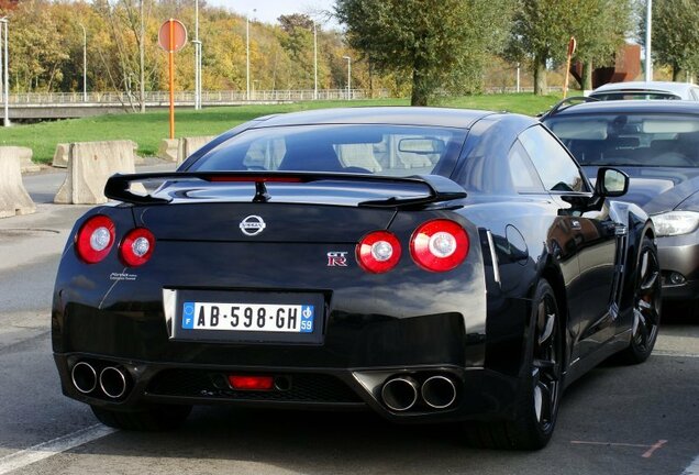 Nissan GT-R