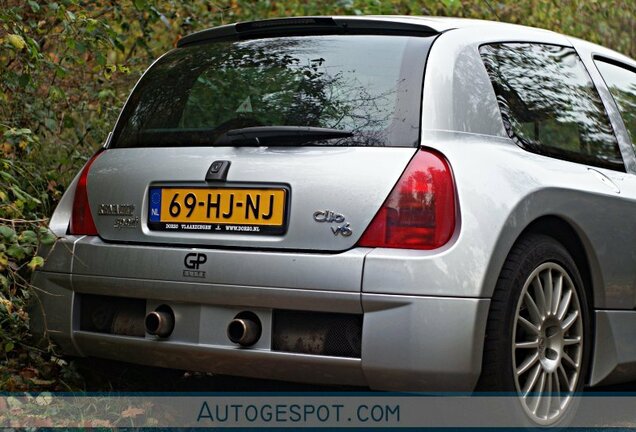 Renault Clio V6