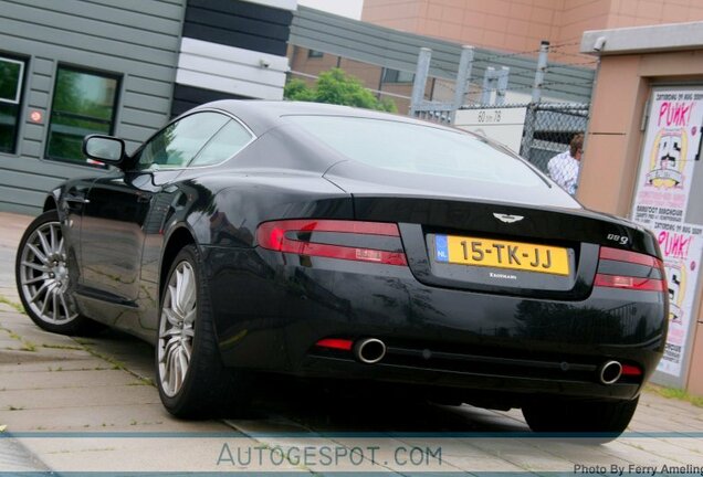 Aston Martin DB9