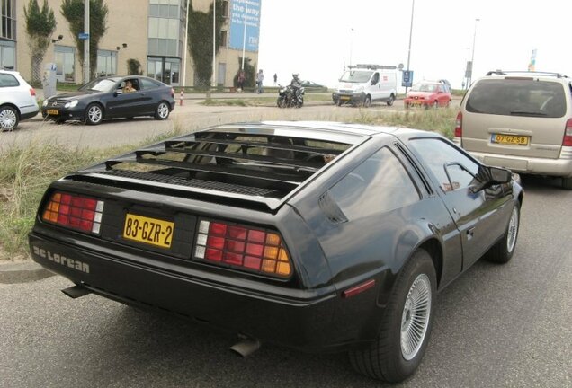 DeLorean DMC-12