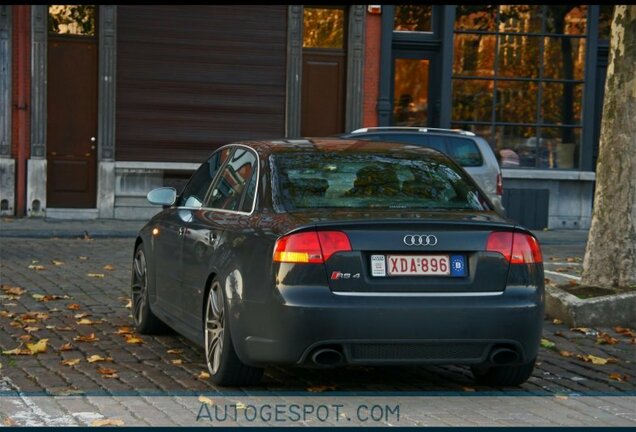 Audi RS4 Sedan