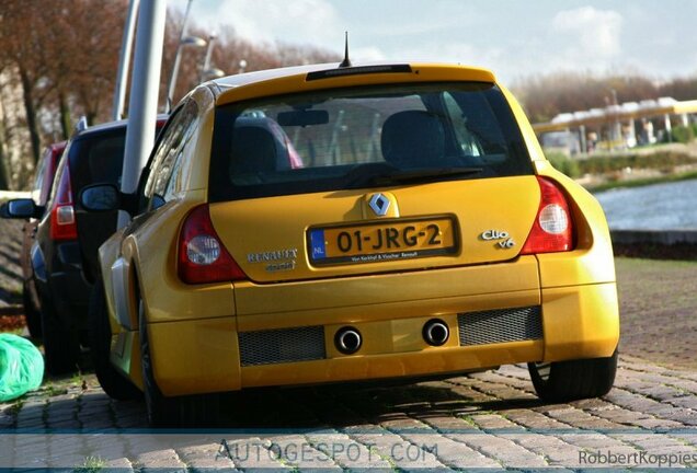 Renault Clio V6 Phase II