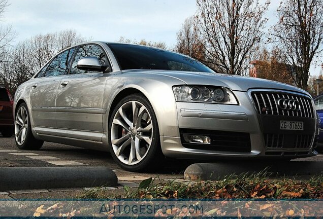 Audi S8 D3