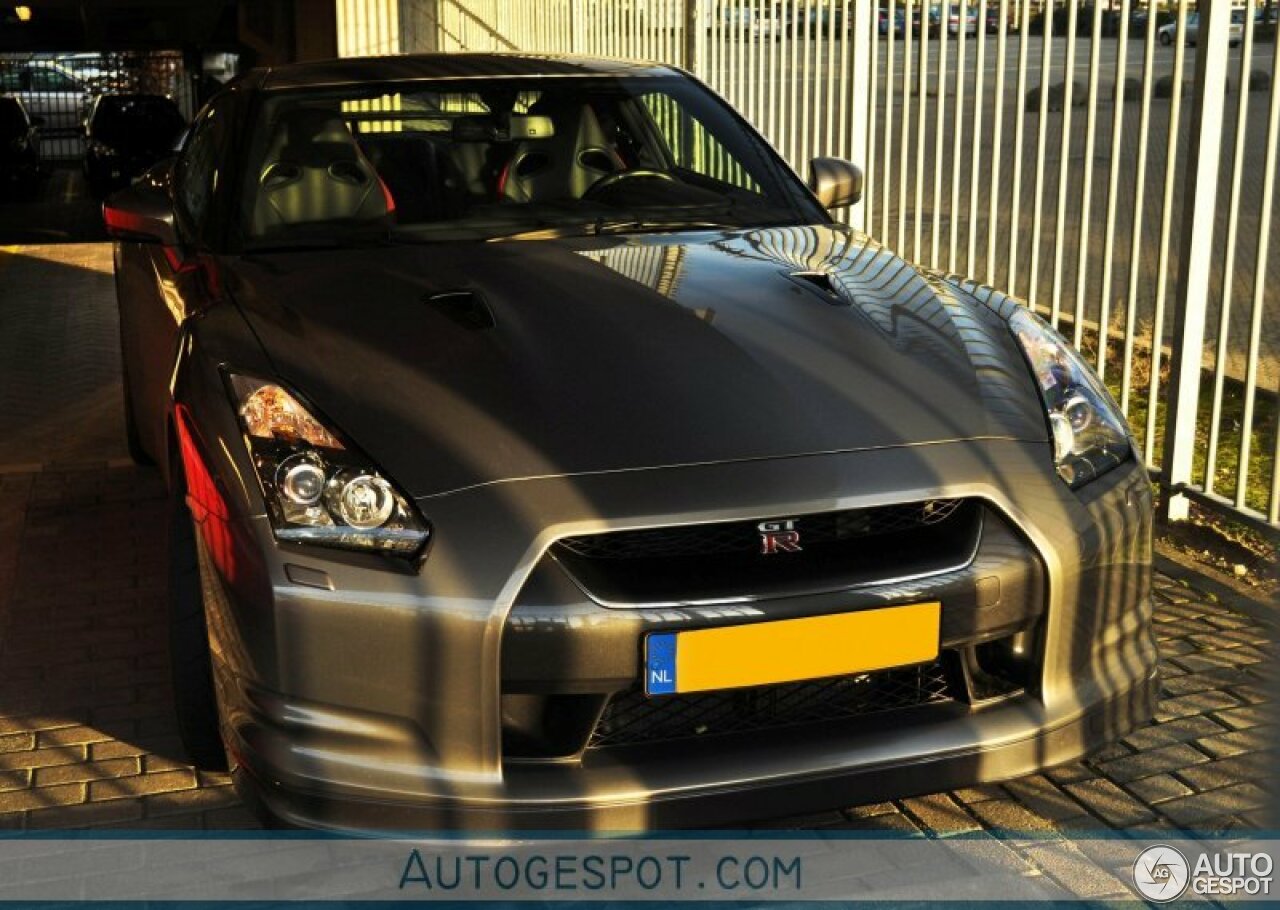 Nissan GT-R