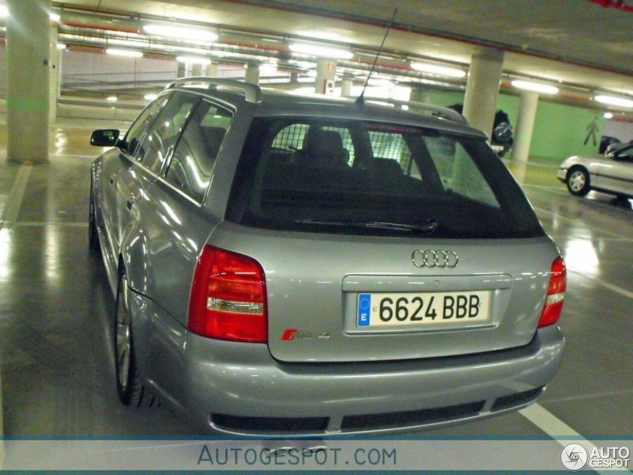 Audi RS4 Avant B5