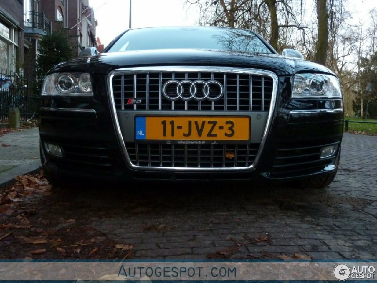 Audi S8 D3