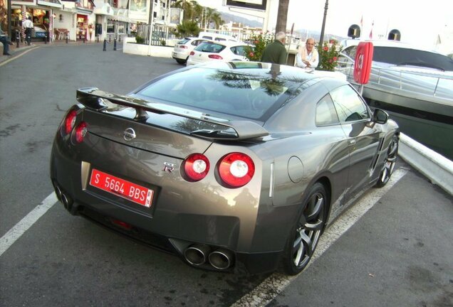 Nissan GT-R