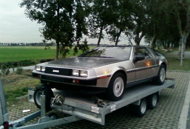 DeLorean DMC-12