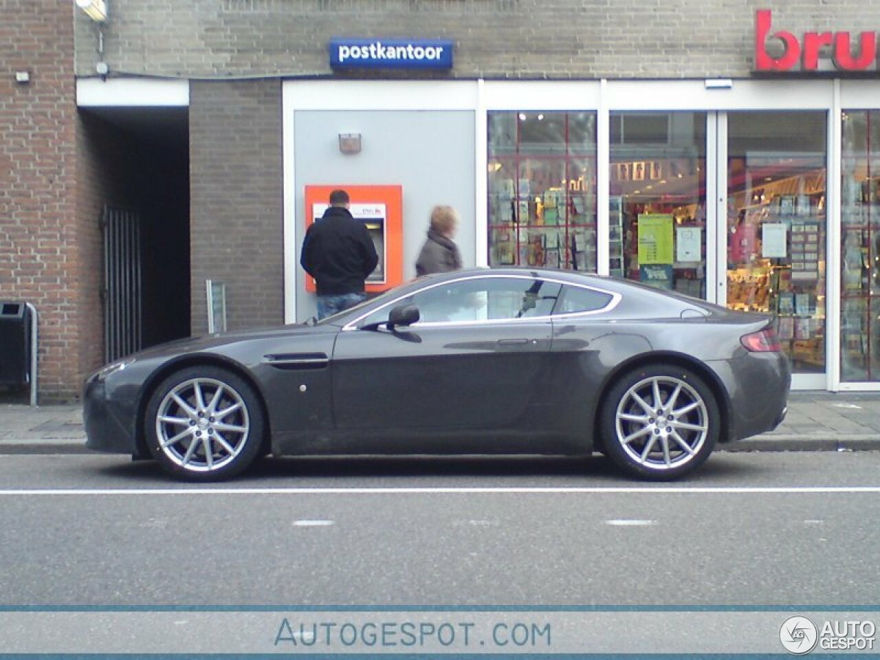 Aston Martin V8 Vantage