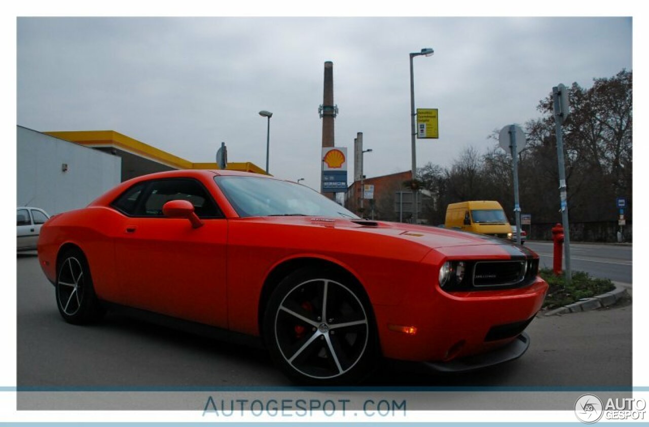 Dodge Challenger SRT-8