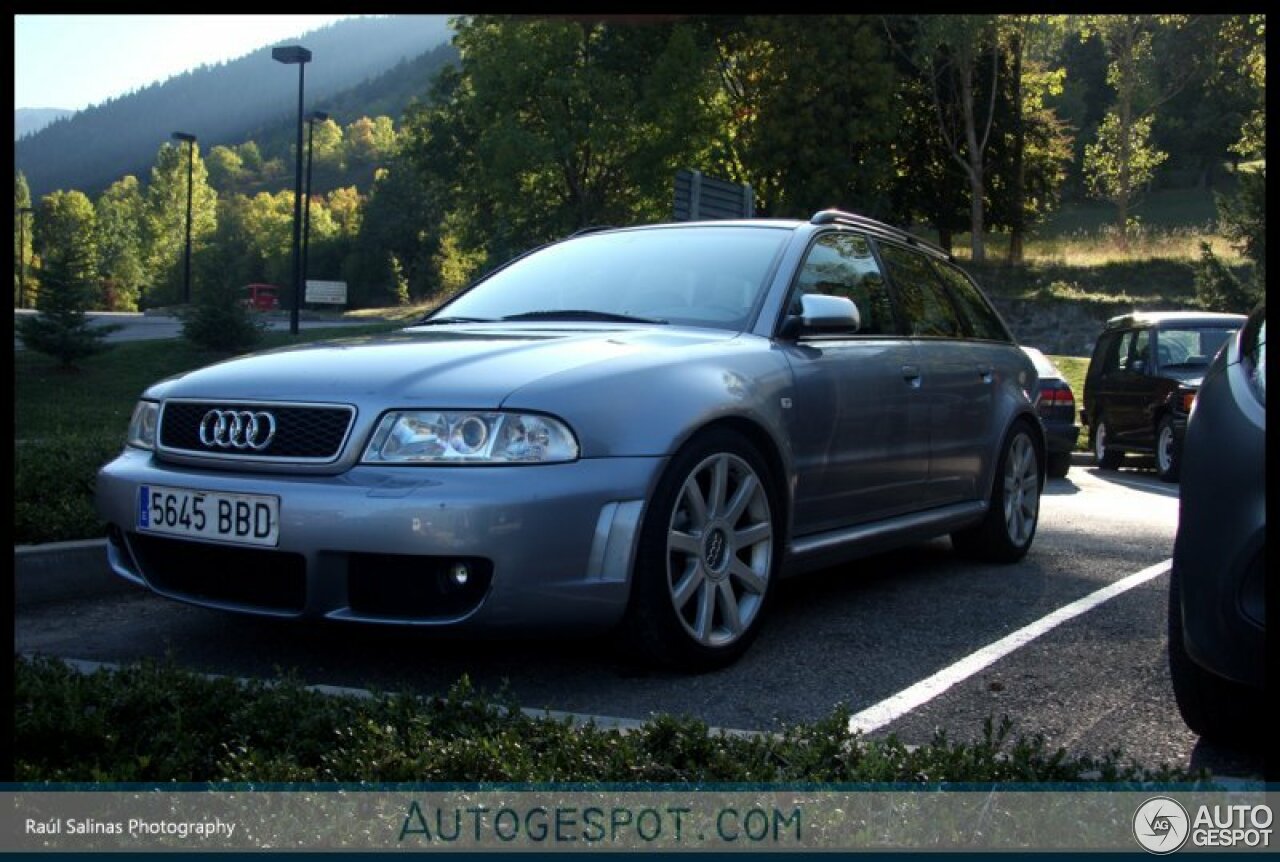 Audi RS4 Avant B5