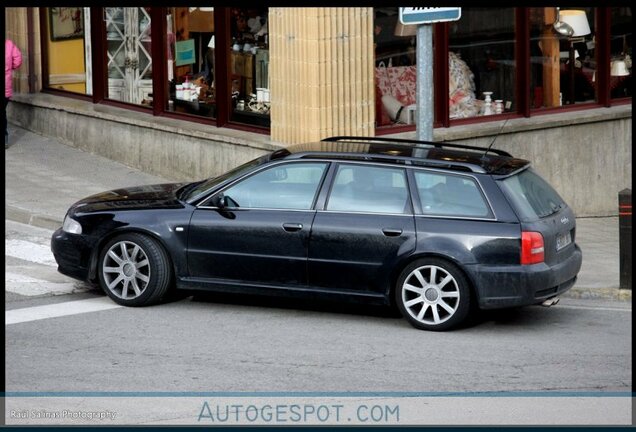 Audi RS4 Avant B5