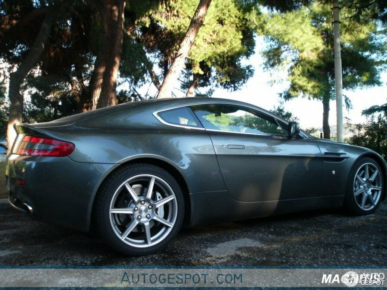 Aston Martin V8 Vantage