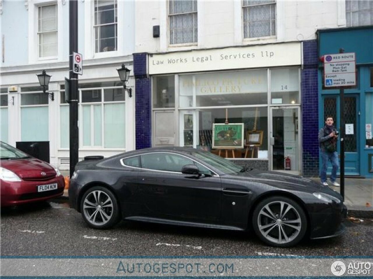 Aston Martin V12 Vantage