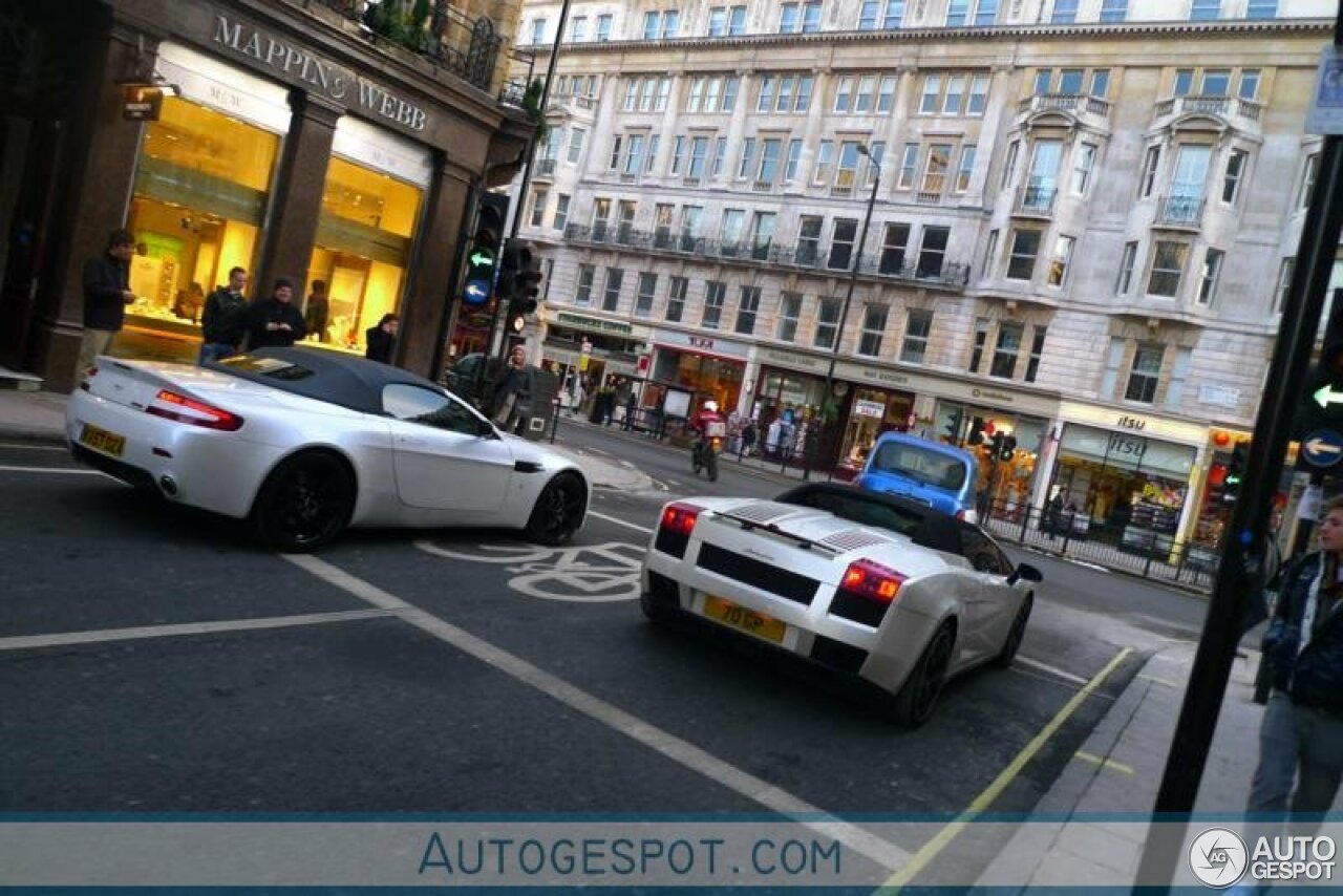 Aston Martin V8 Vantage Roadster