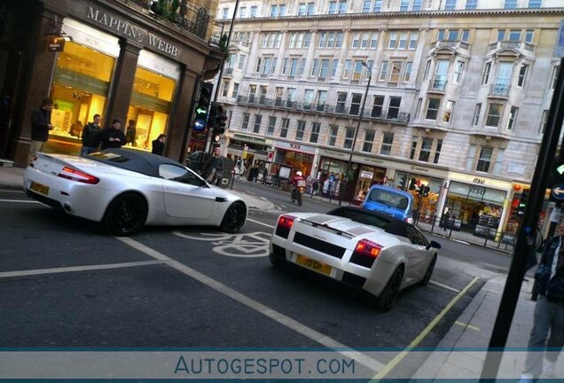 Aston Martin V8 Vantage Roadster