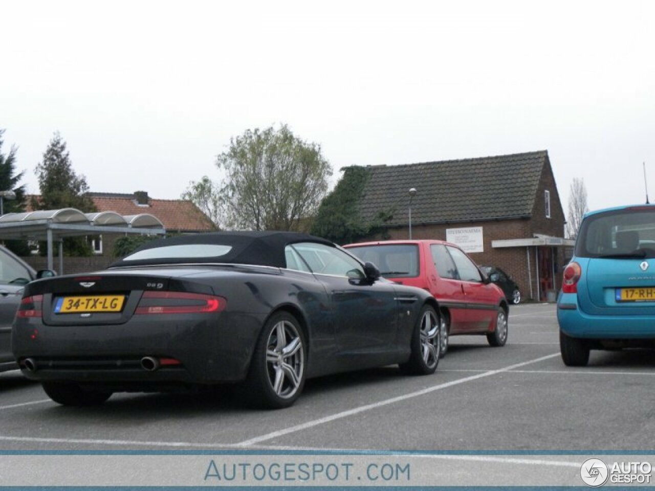 Aston Martin DB9 Volante