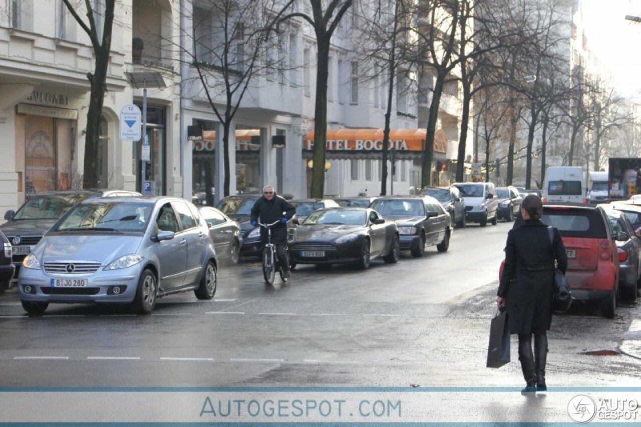 Aston Martin DB9