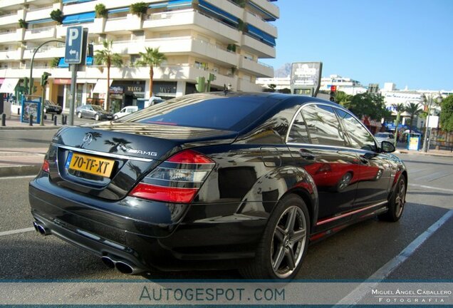 Mercedes-Benz S 65 AMG V221