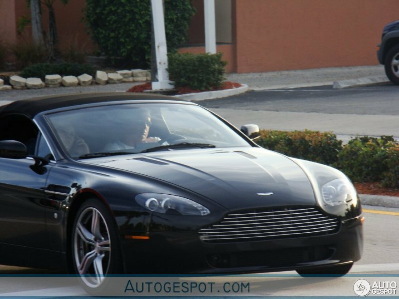 Aston Martin V8 Vantage Roadster