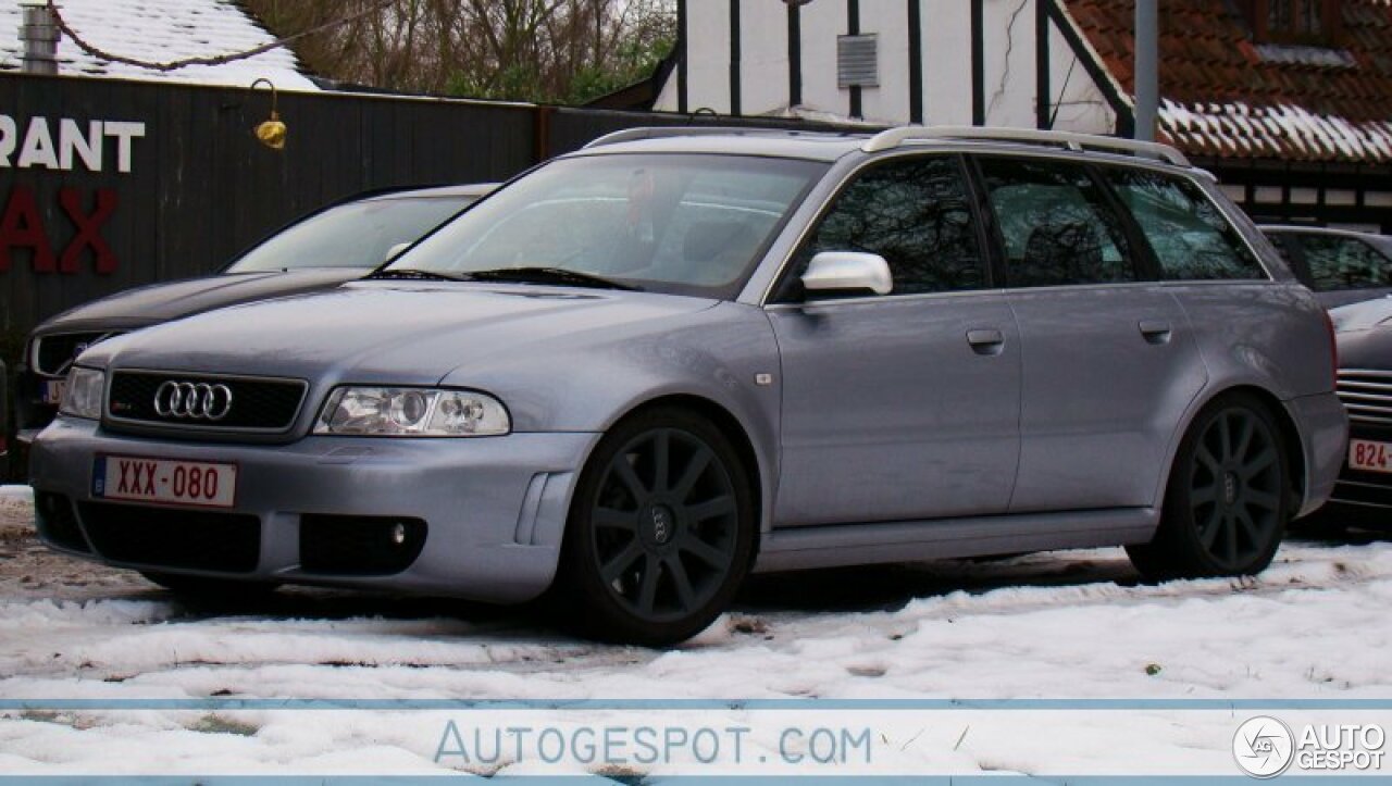 Audi RS4 Avant B5