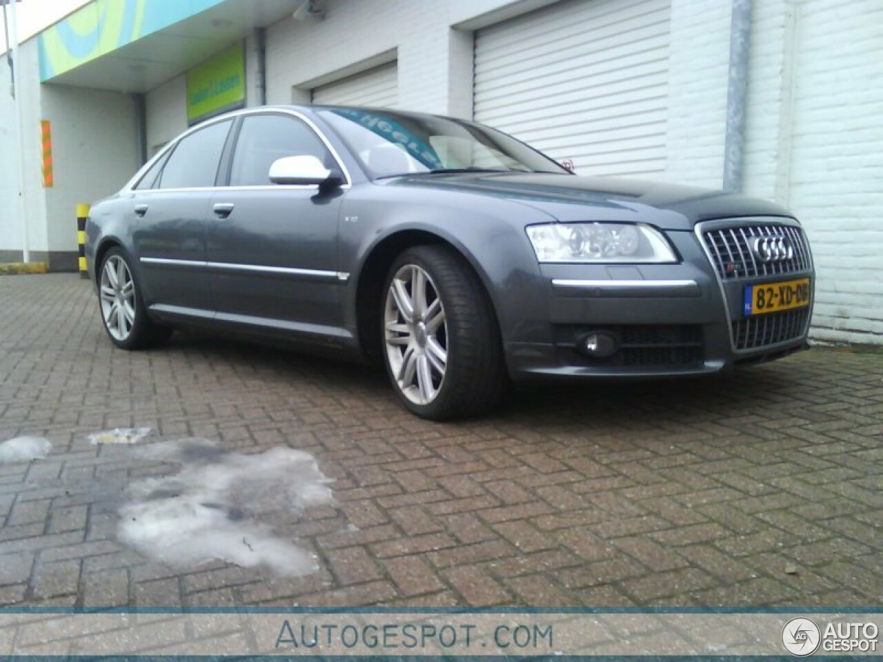 Audi S8 D3