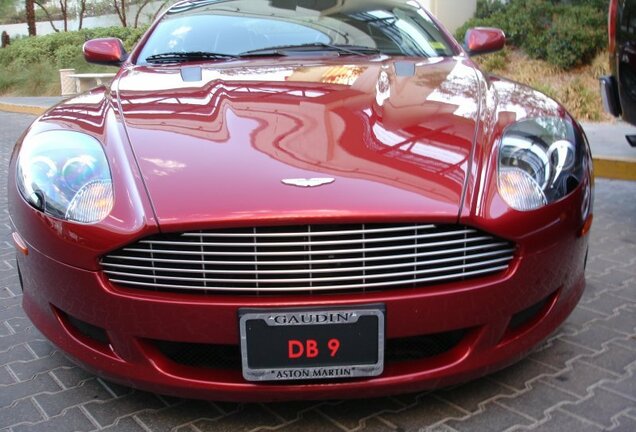 Aston Martin DB9 Volante