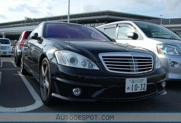 Mercedes-Benz S 65 AMG V221