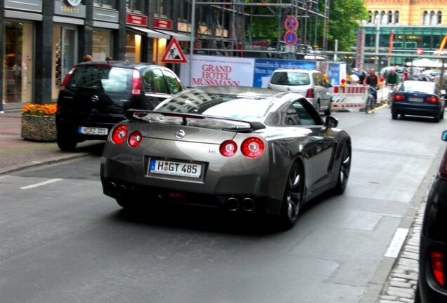 Nissan GT-R