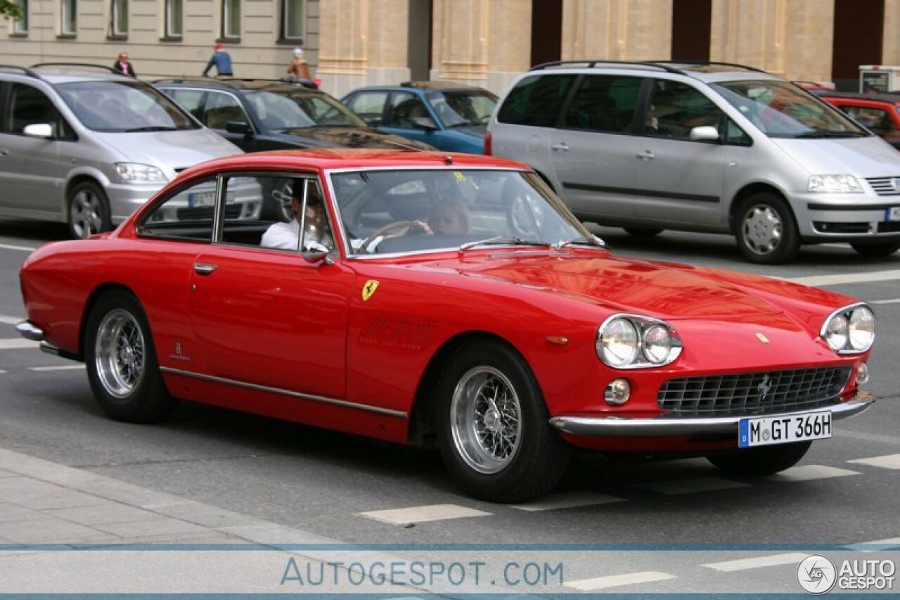 Ferrari 330 GT 2+2 Series I