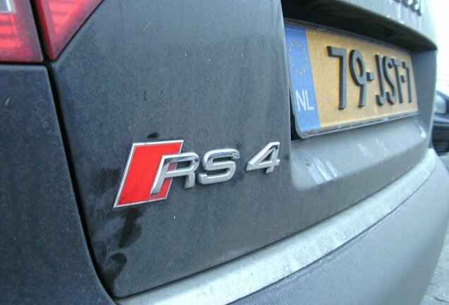 Audi RS4 Sedan