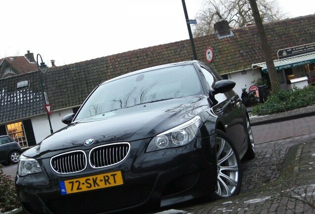 BMW M5 E60 2005