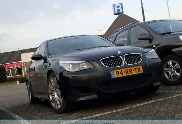 BMW M5 E60 2005