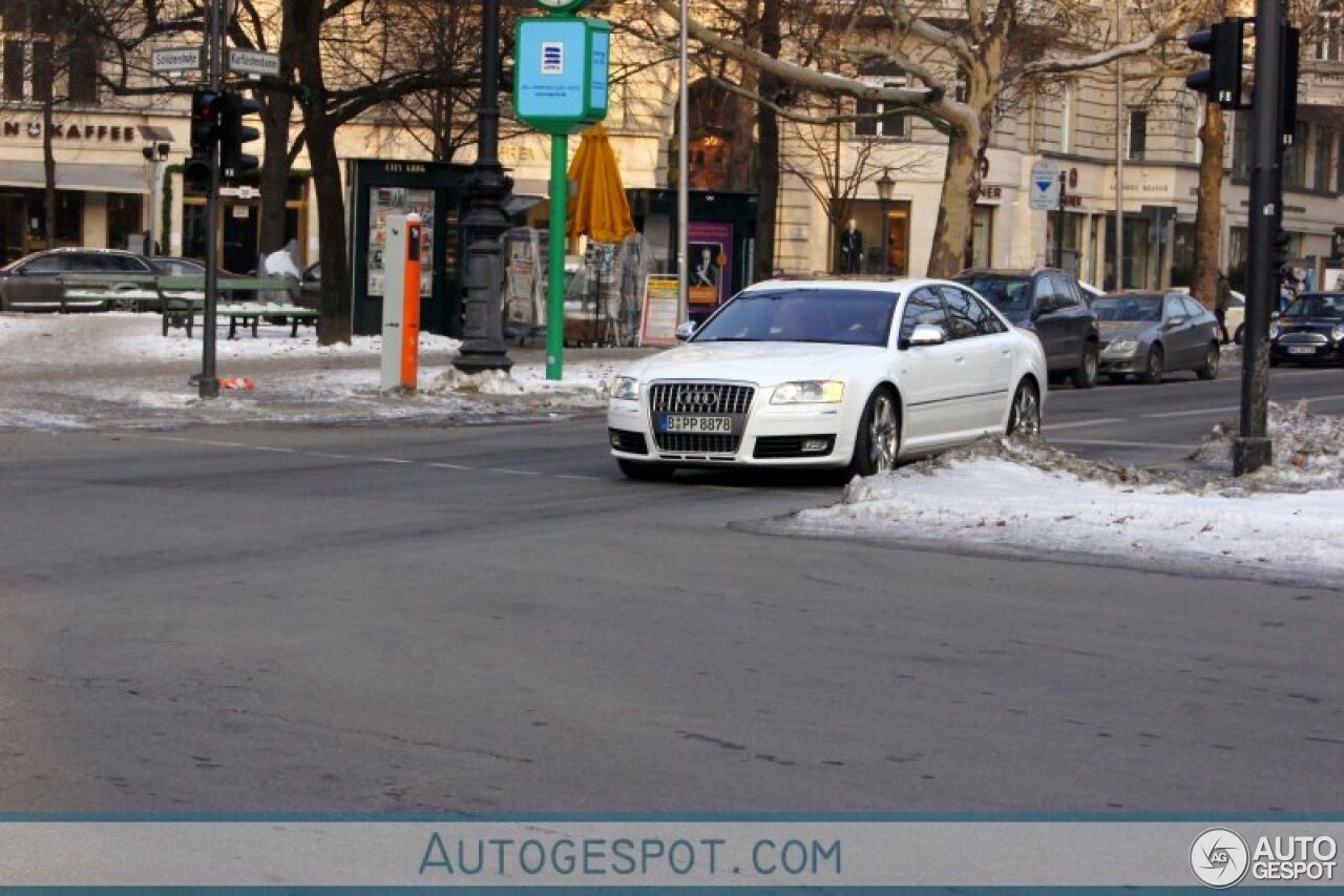 Audi S8 D3