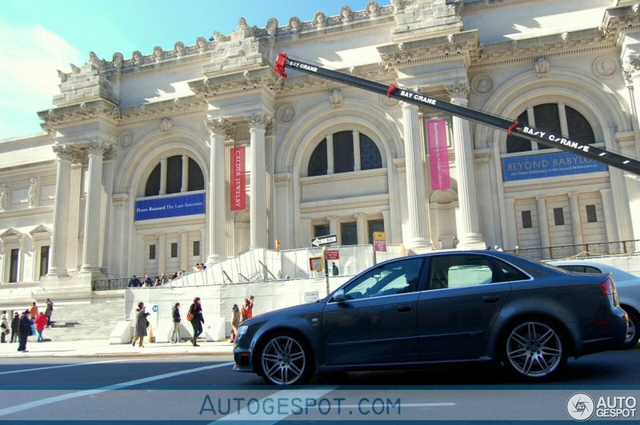 Audi RS4 Sedan