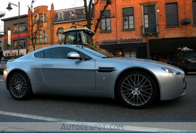 Aston Martin V8 Vantage