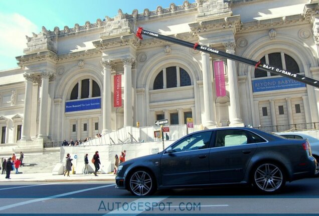 Audi RS4 Sedan