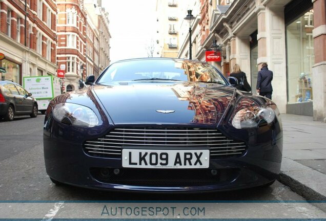 Aston Martin V8 Vantage Roadster