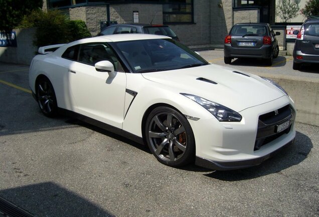 Nissan GT-R