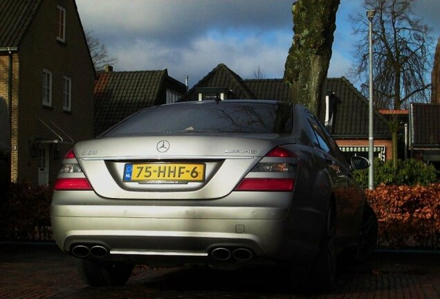 Mercedes-Benz S 63 AMG W221