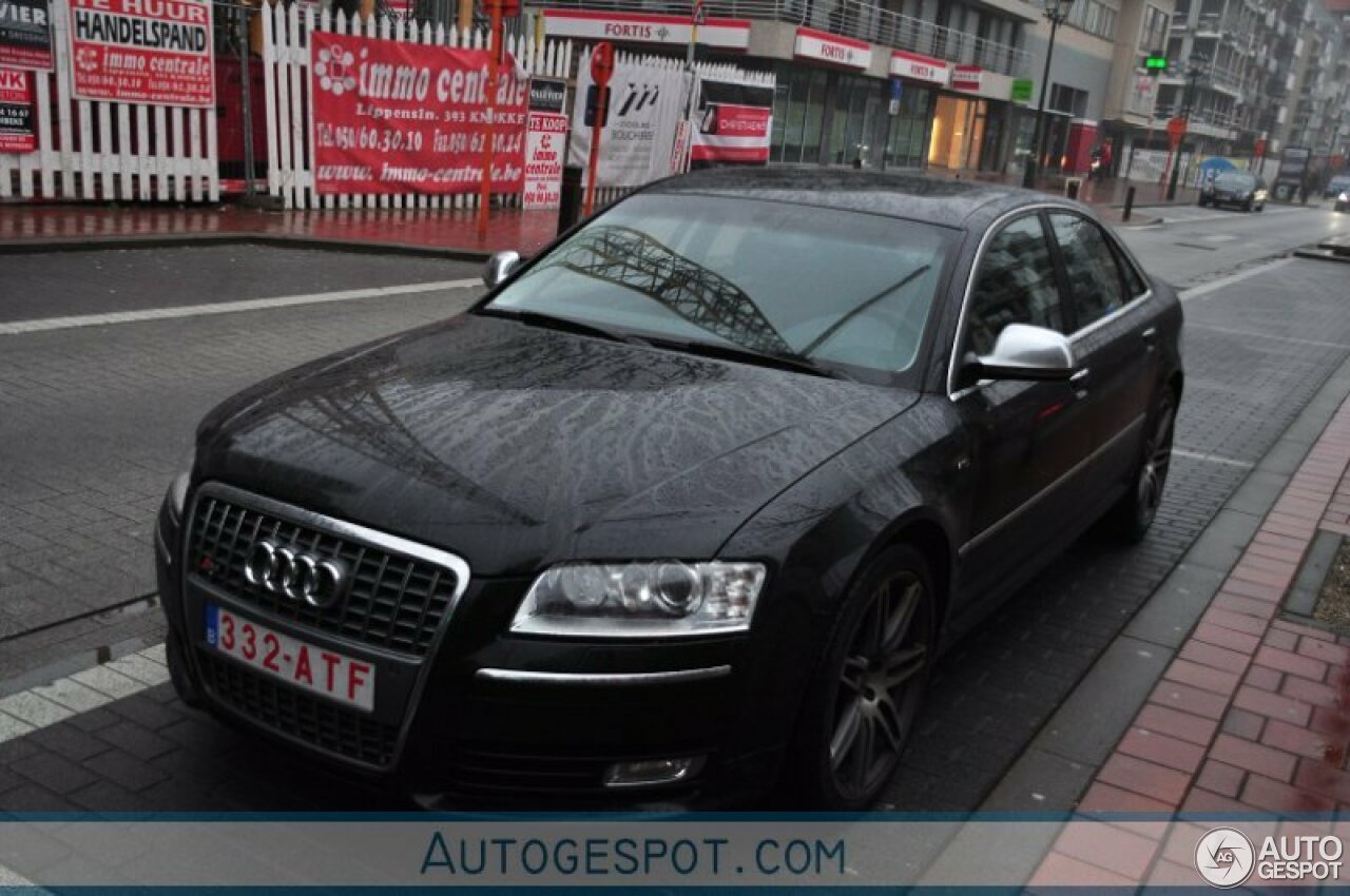 Audi S8 D3