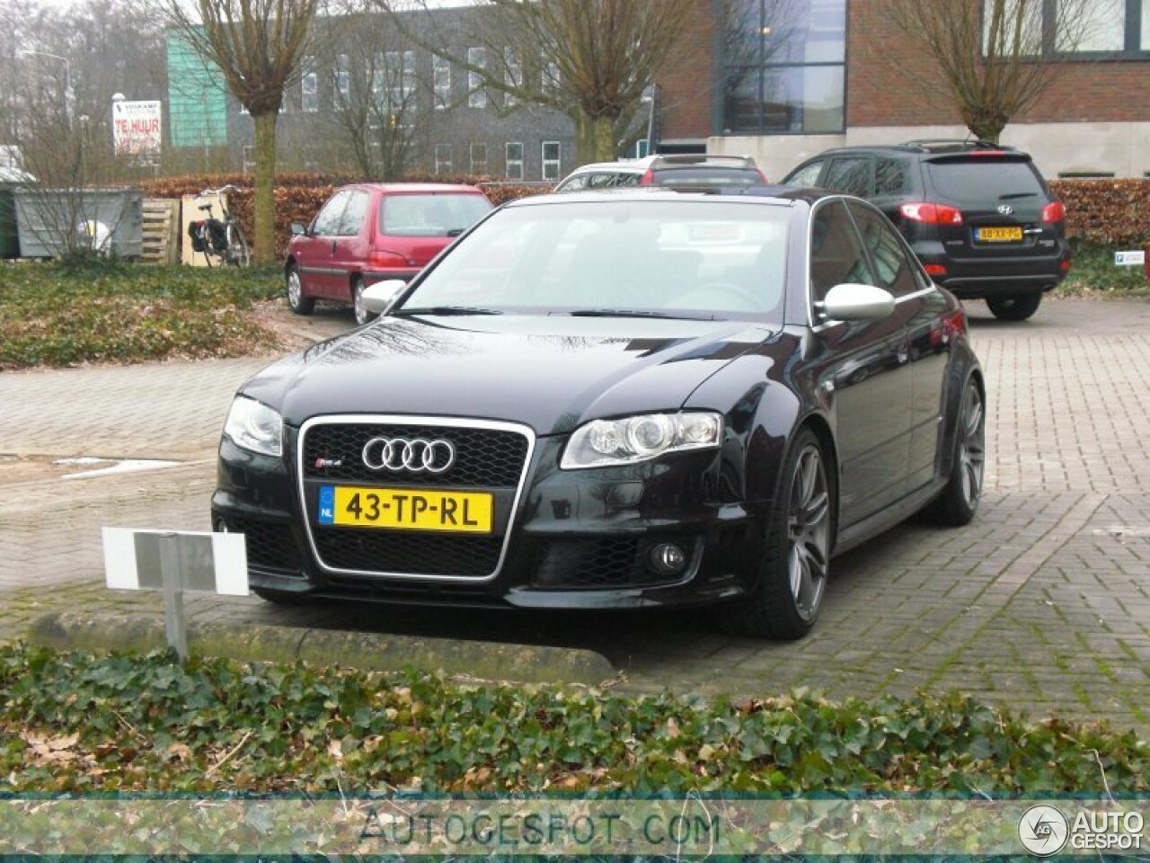 Audi RS4 Sedan