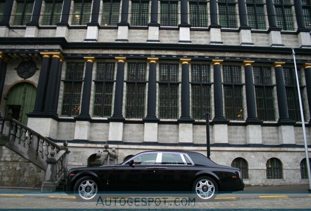 Rolls-Royce Phantom Black