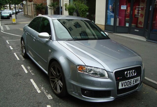 Audi RS4 Sedan